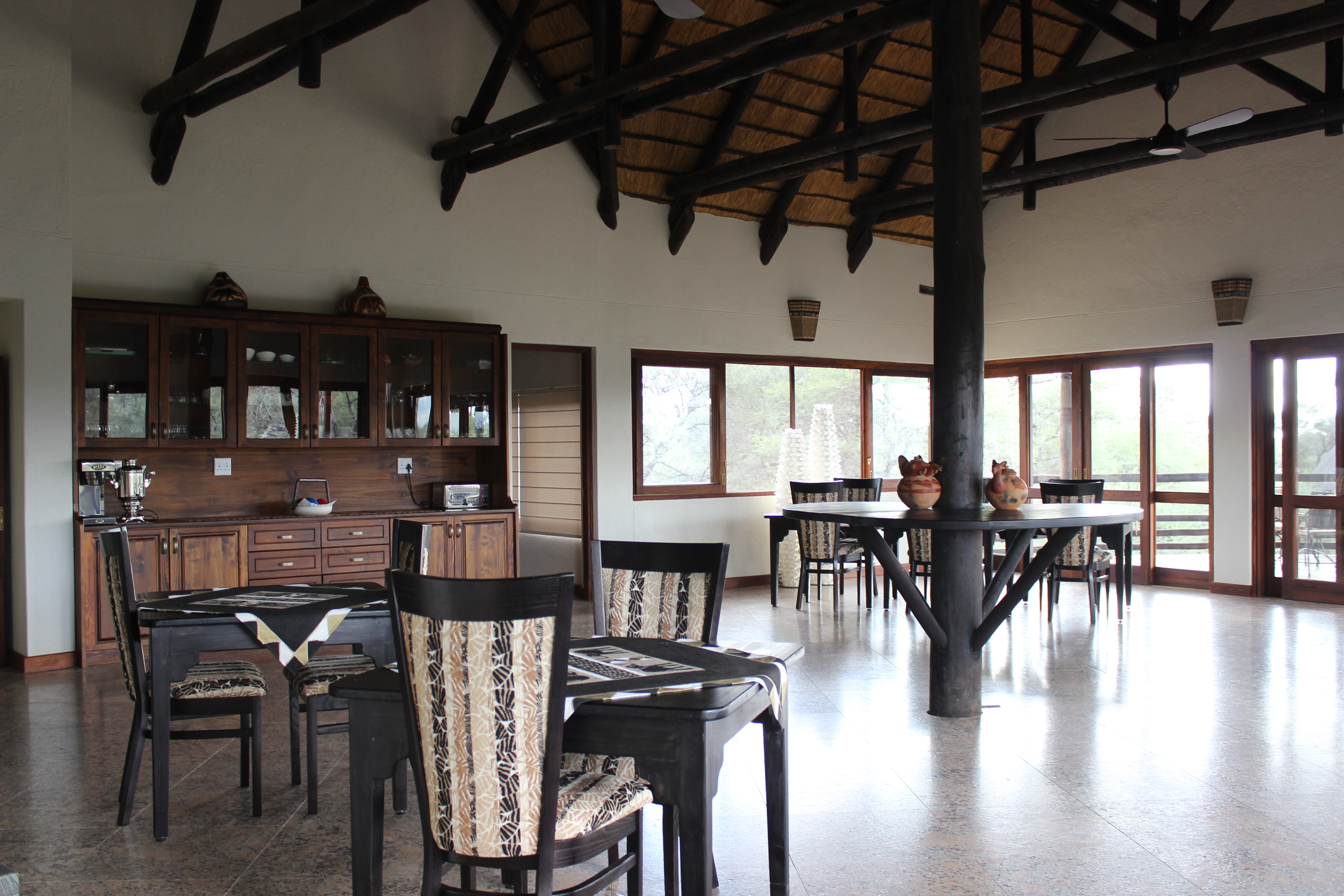 Ozongwindi Lodge