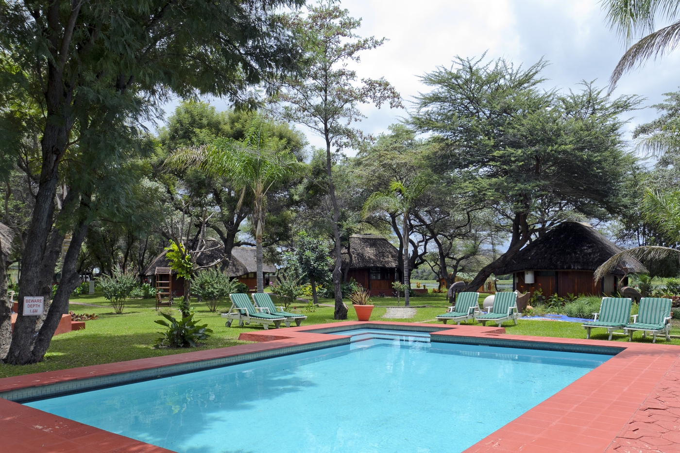 Hakusembe River Lodge