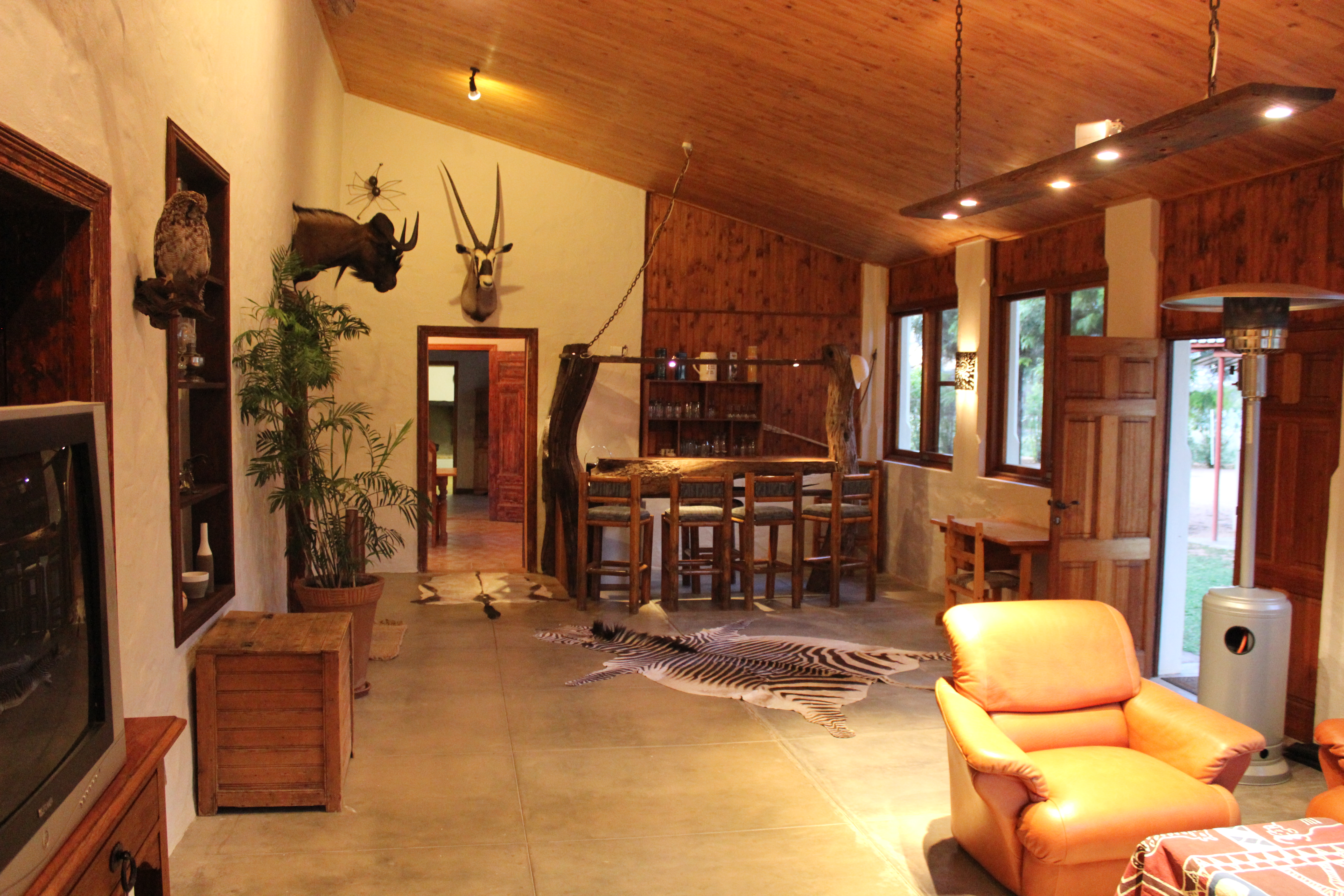 Ozongwindi Lodge